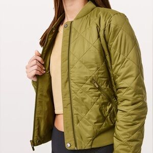 Lululemon Warm Two Way Reversible Bomber Jacket Size 8 Mossy Green Quilted